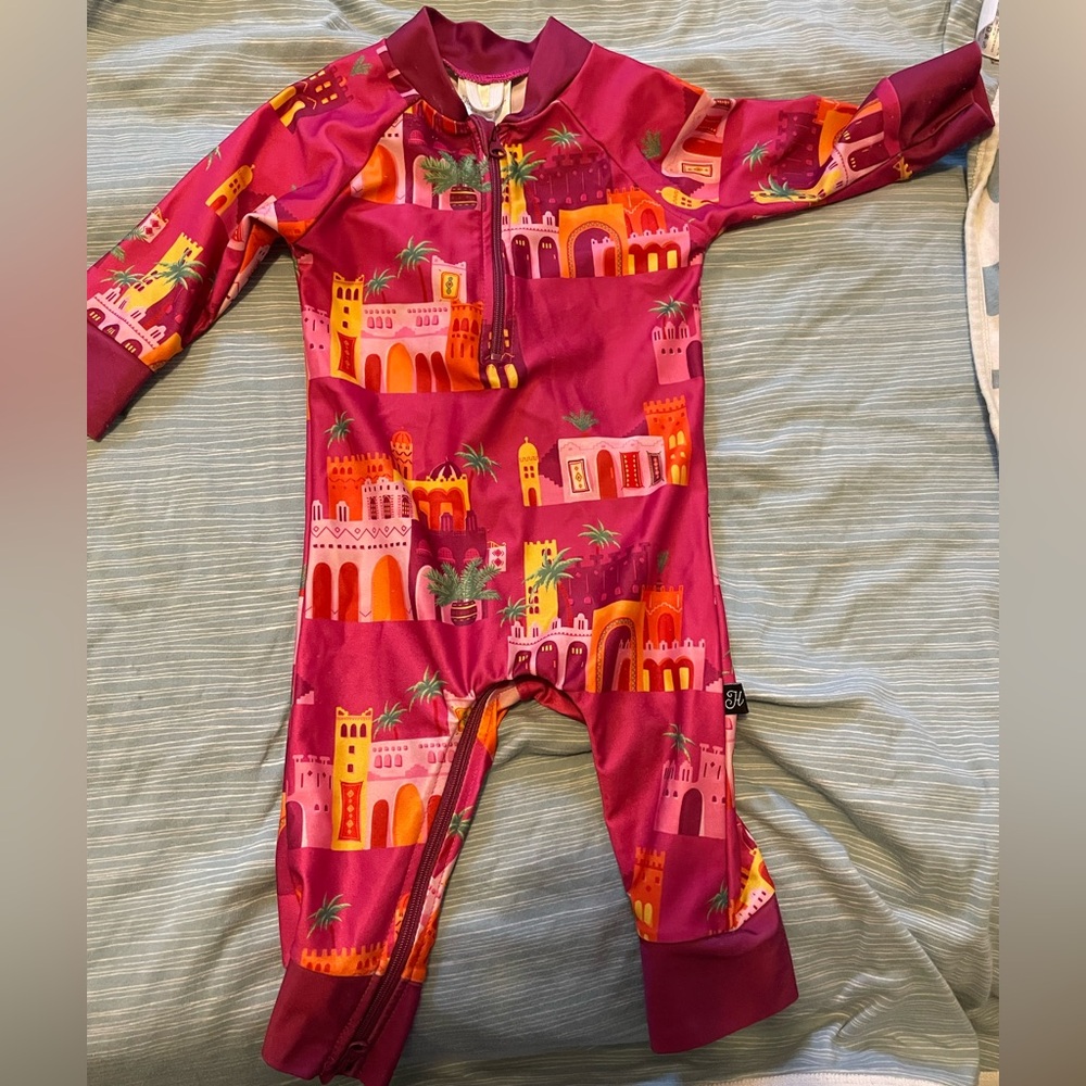 Honeysuckle UV suit 6-12 months